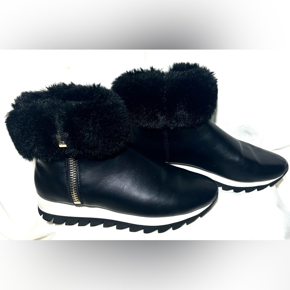 DKNY Black zippered Faux Fur comfy Winter ankle booties women’s size 7M - Picture 3 of 11